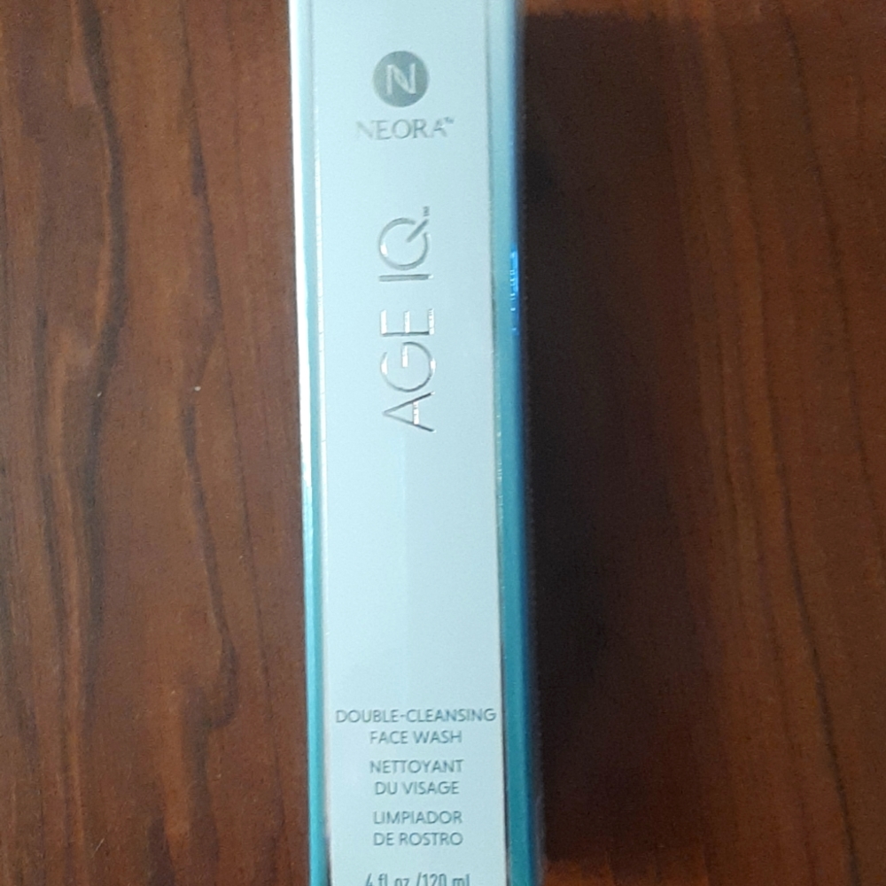Sealed Neora Age IQ Double Cleansing Face Wash